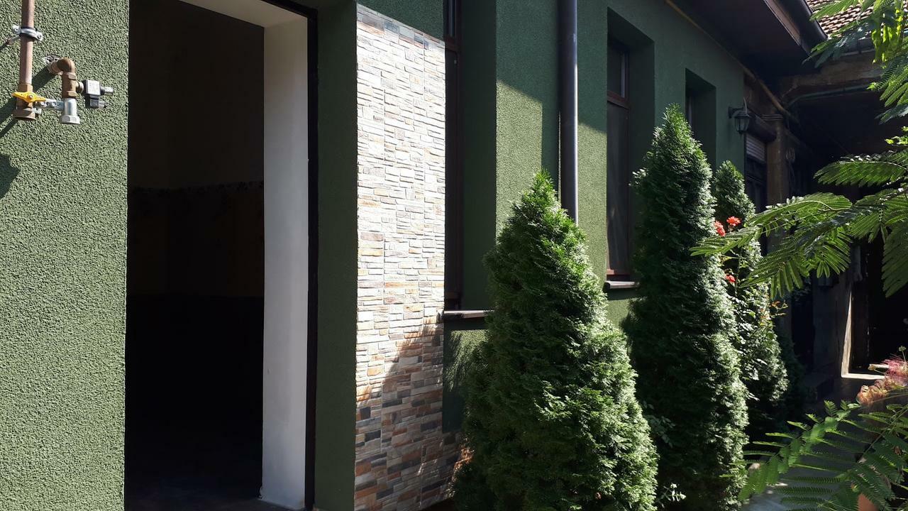 City Center Minimalist Apartment Oradea Exterior photo